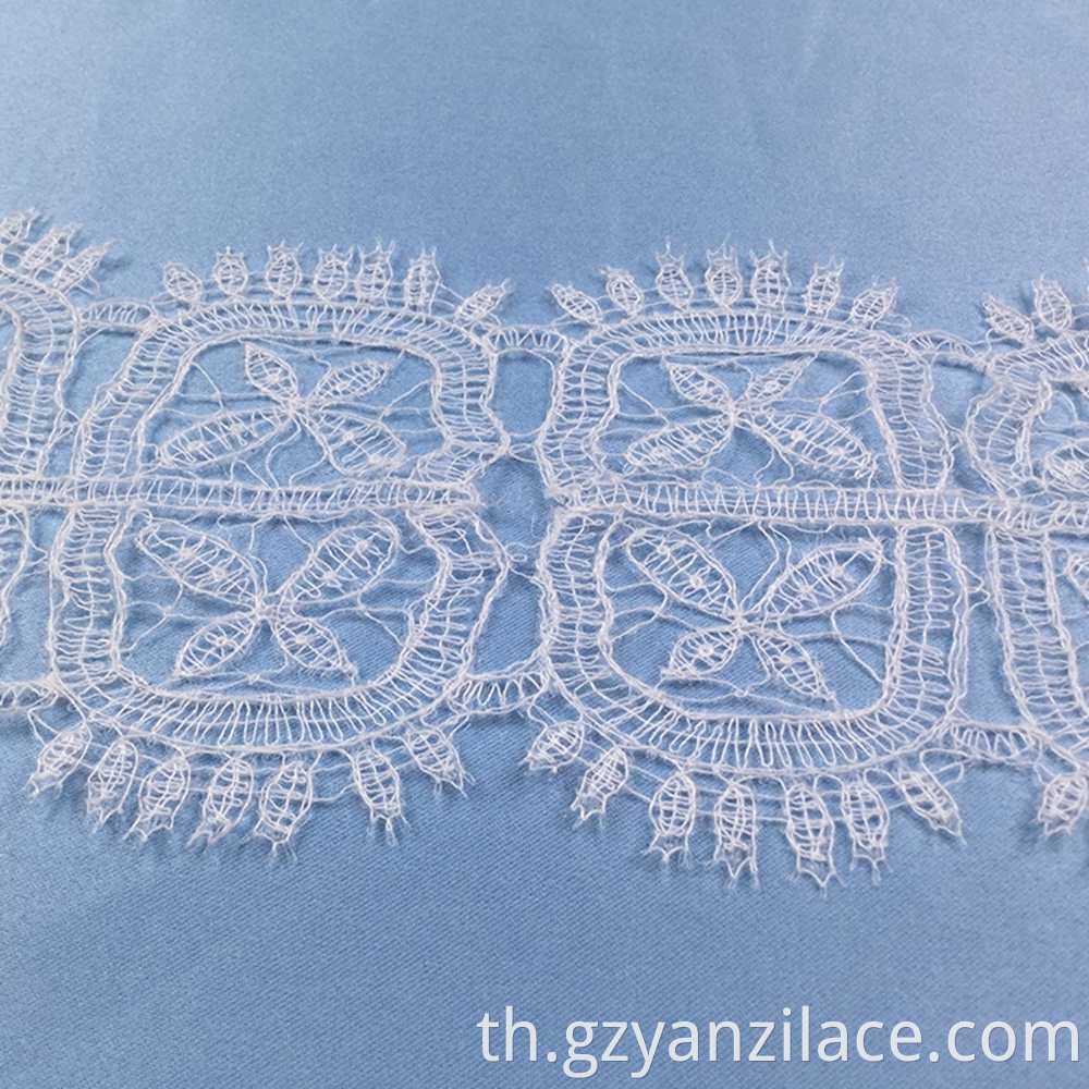 Ivory Guipure Scalloped Lace Trim